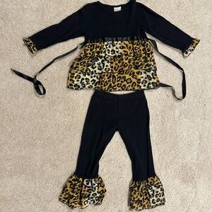 Ann Loren size 4/5T Black Top and legging pants set with Leopard Accents